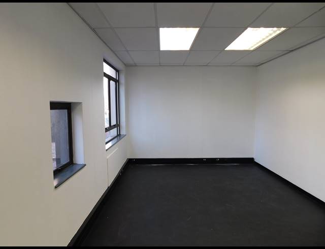253M² OFFICE TO LET IN HYDE PARK